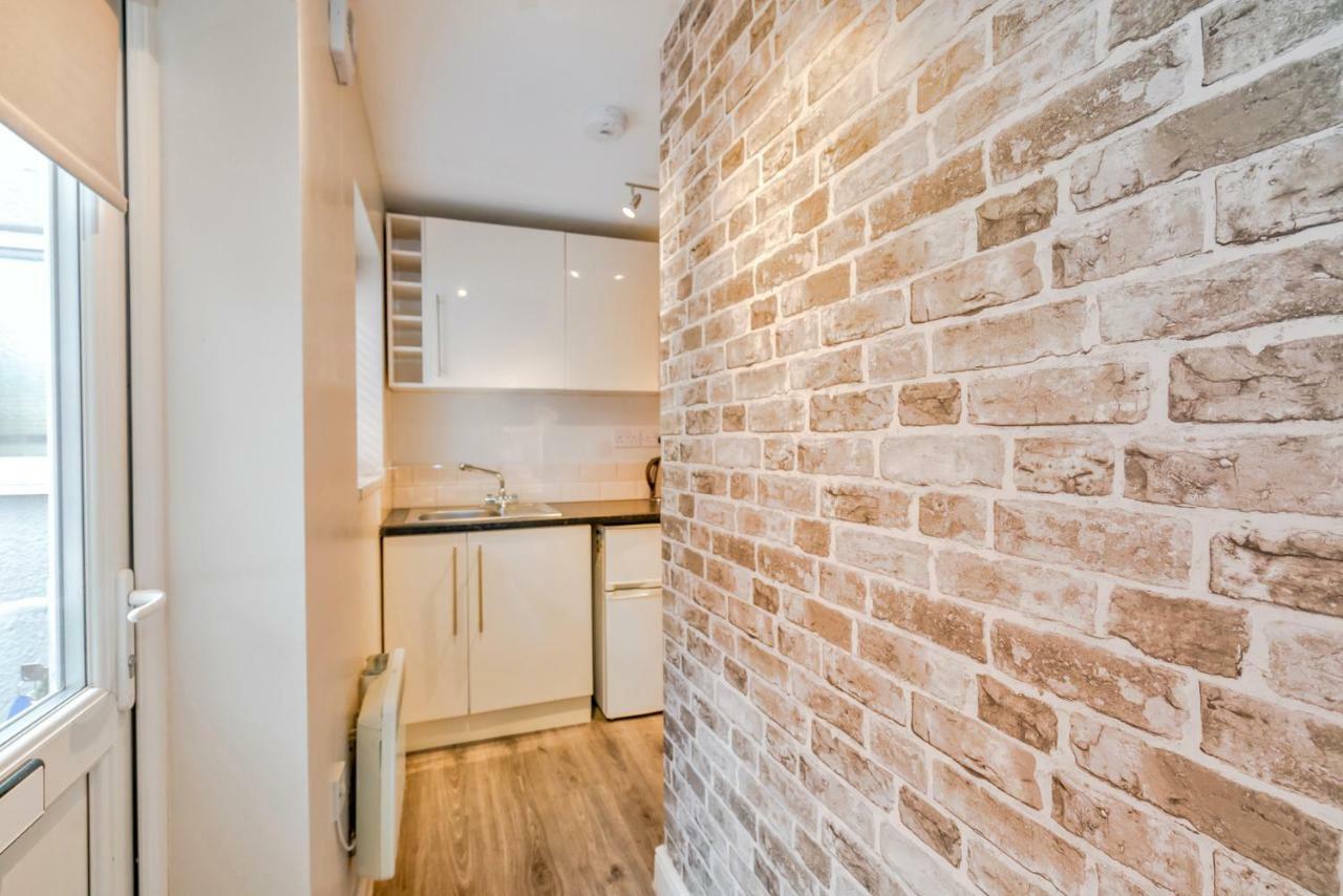 Cannock Hotel Apartments Екстер'єр фото